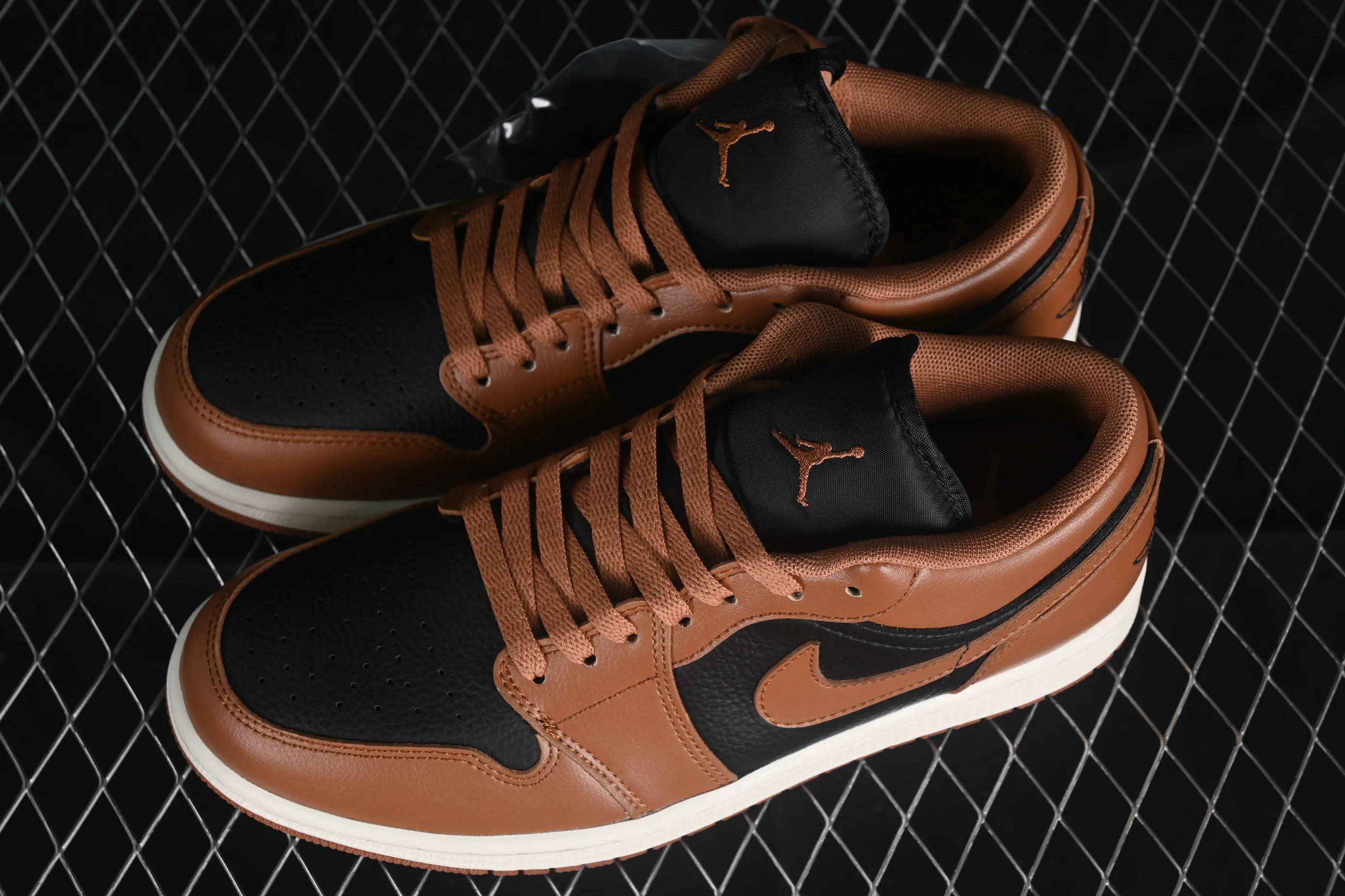 All categories Air Jordan Jordan series basketball shoes Air Jordan 1 Low Z version Air Jordan 1 Low AJ1 Joe 1 black mocha low-top cultural casual sneakers DC0774-021